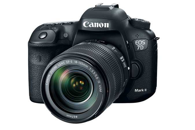 Canon EOS 7D Mark II EF-S 18-135mm